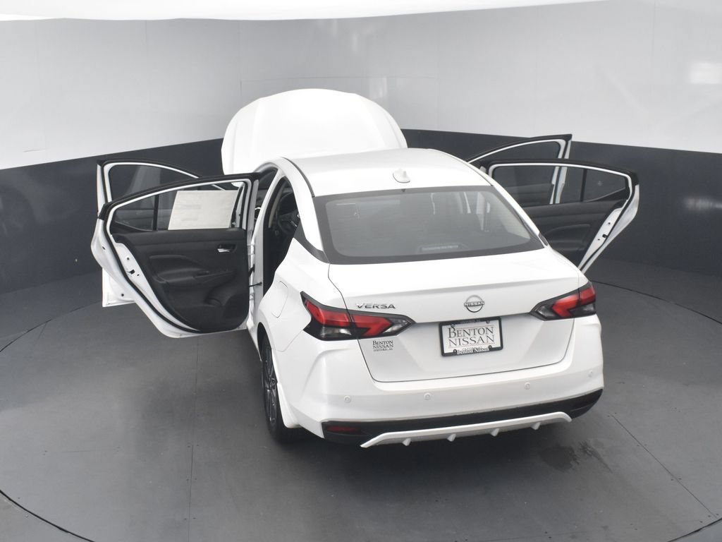 New 2025 Nissan Versa SV w/ Trunk Package FWD image 22