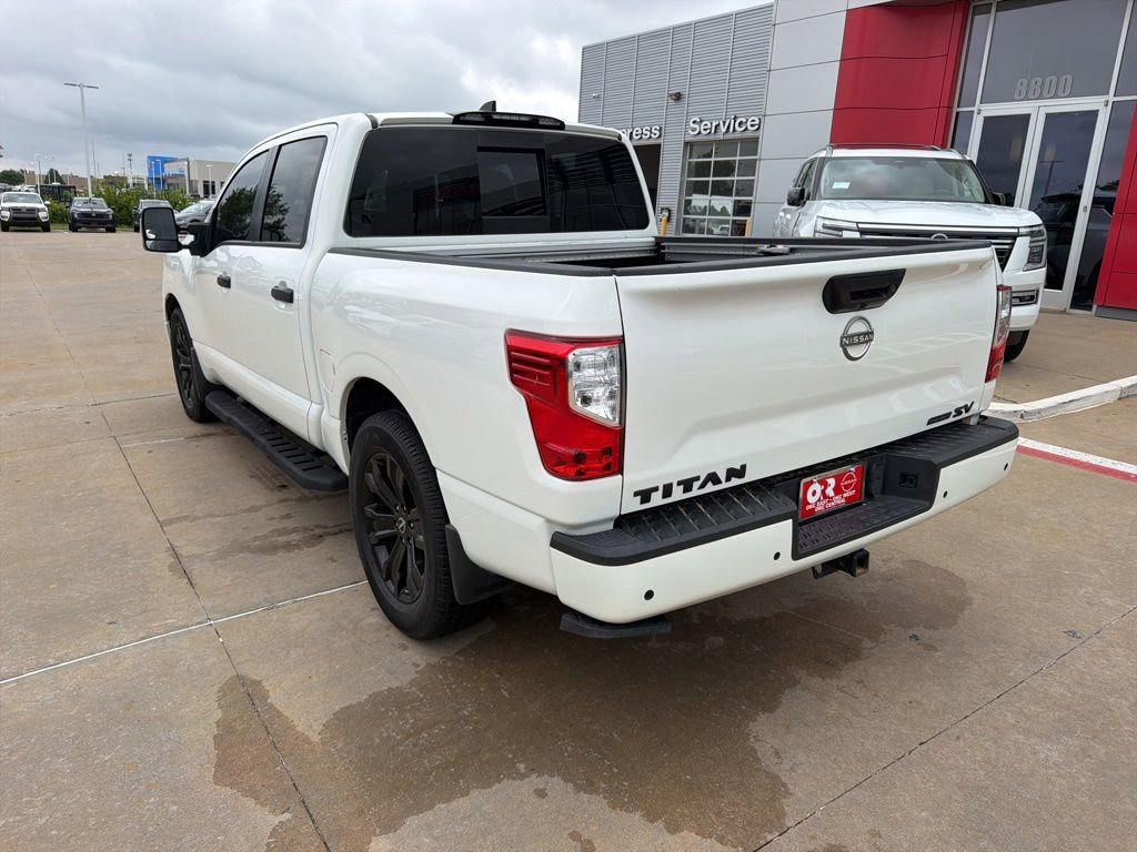 Used 2023 Nissan Titan SV w/ SV Convenience Package RWD image 3
