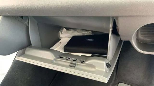 Used 2020 Ford Transit 150 XL image 14