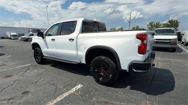Used 2024 Chevrolet Silverado 1500 ZR2 w/ Technology Package image 6