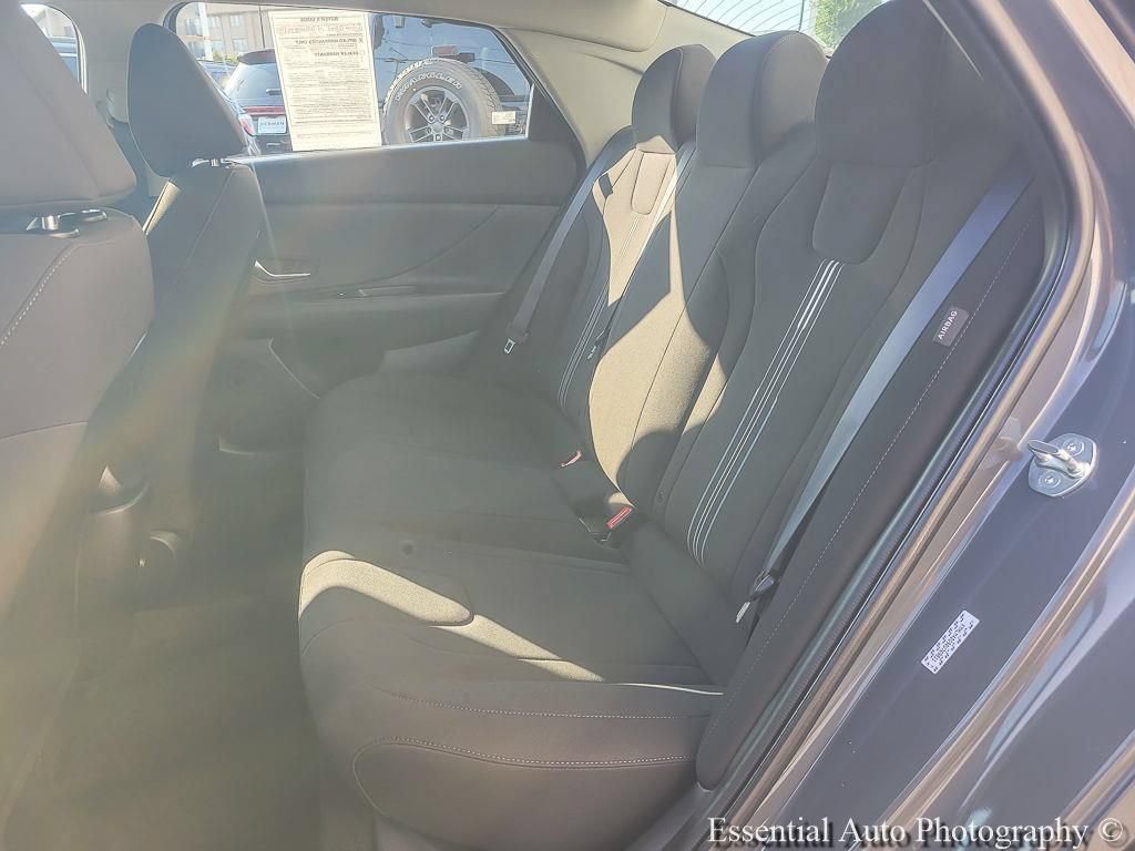 Used 2024 Hyundai Elantra SEL FWD image 17