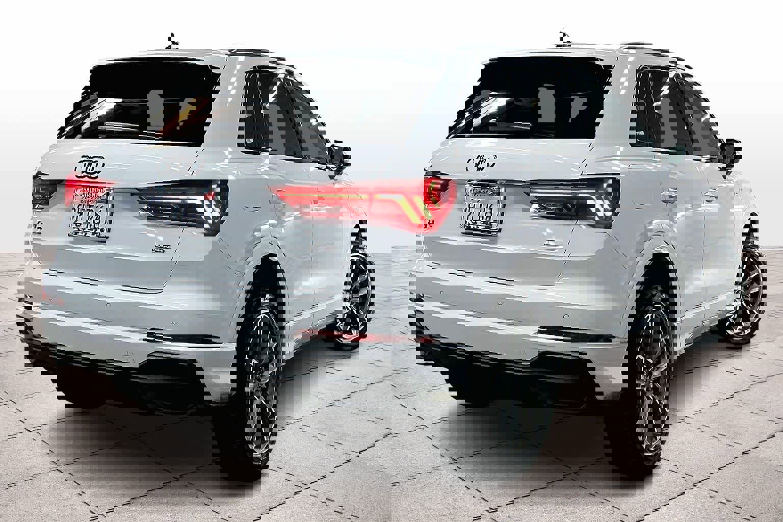 Certified 2025 Audi Q3 2.0T Premium w/ Convenience Package image 16