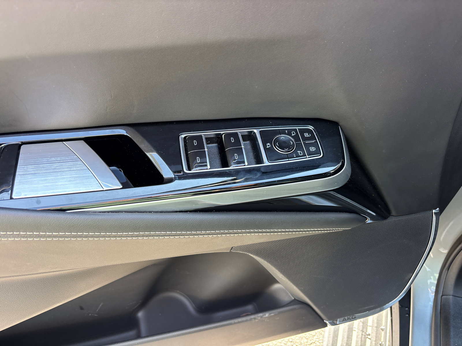 Used 2025 Cadillac Escalade Sport Platinum AWD/4WD image 13