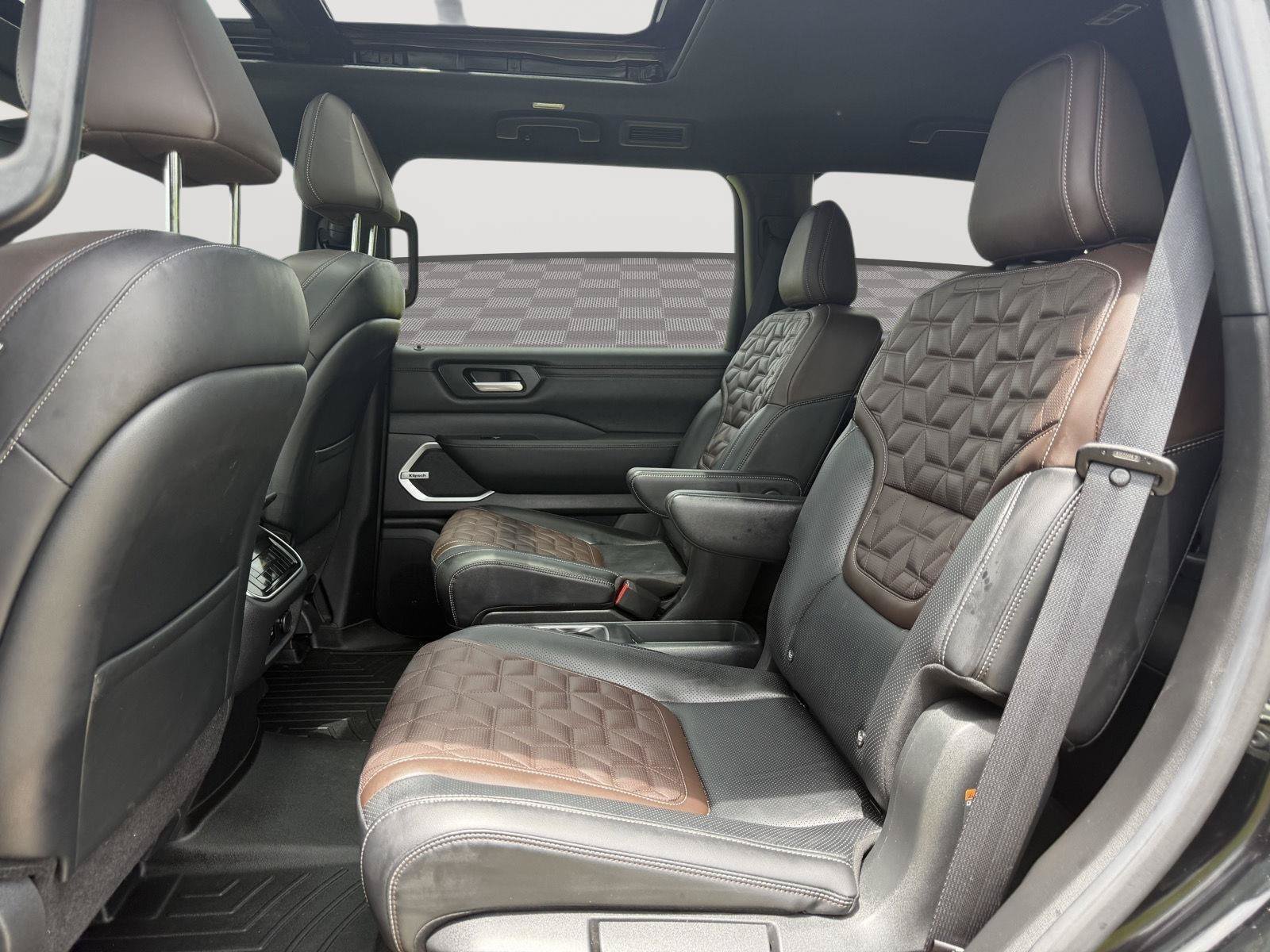 Used 2025 Nissan Armada Platinum w/ Convenience Package AWD/4WD image 21