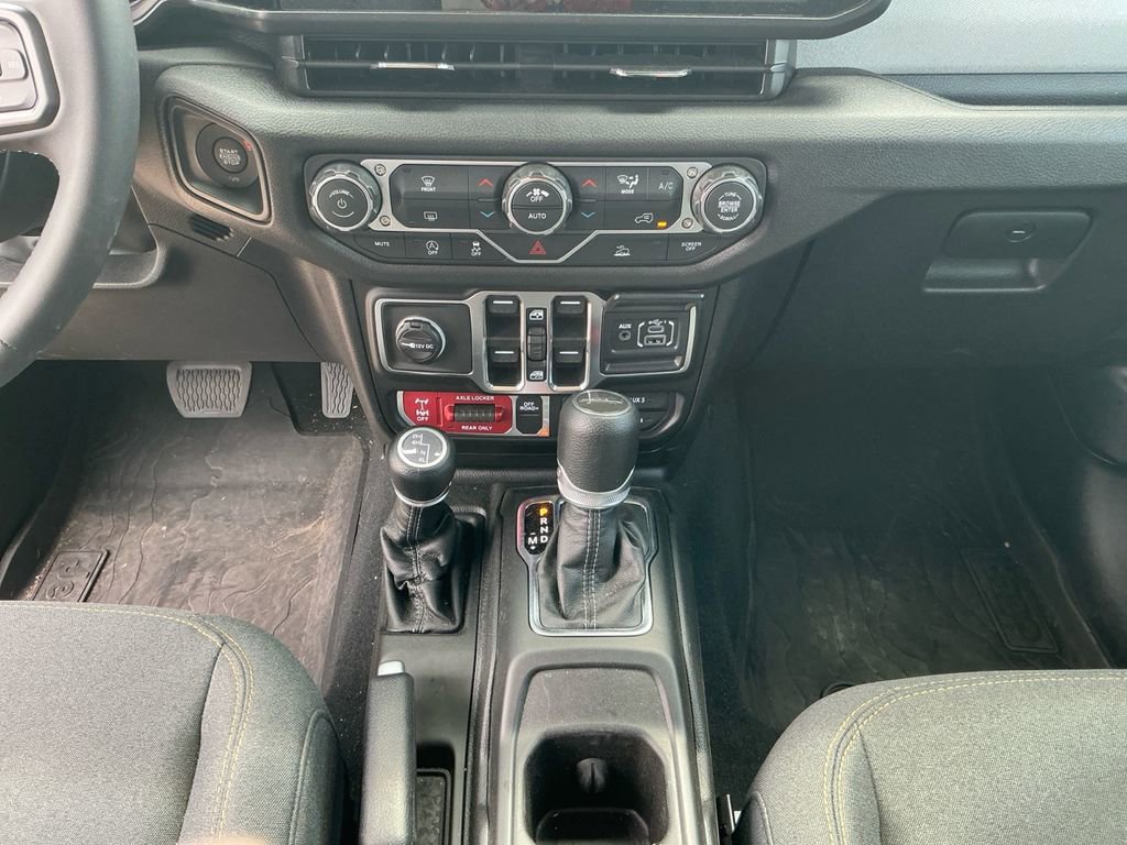 Used 2026 Jeep Gladiator Sport AWD/4WD image 11