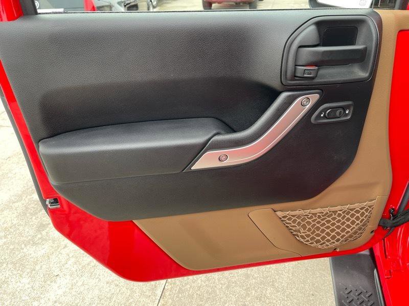 Used 2015 Jeep Wrangler Sahara image 22
