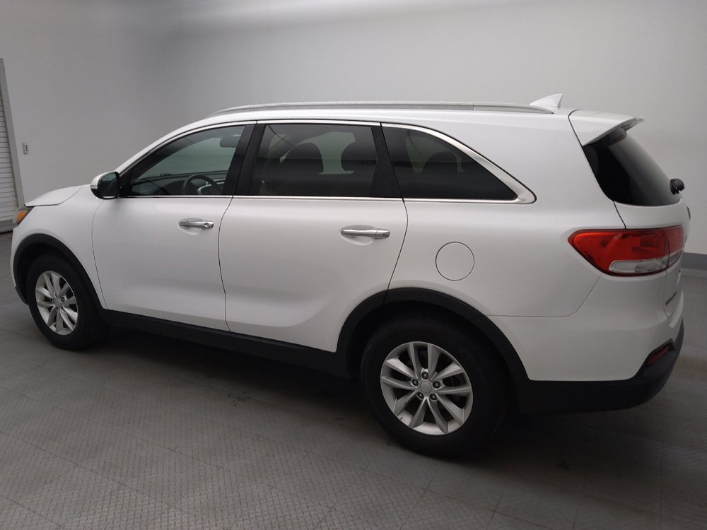 Used 2018 Kia Sorento FWD image 3