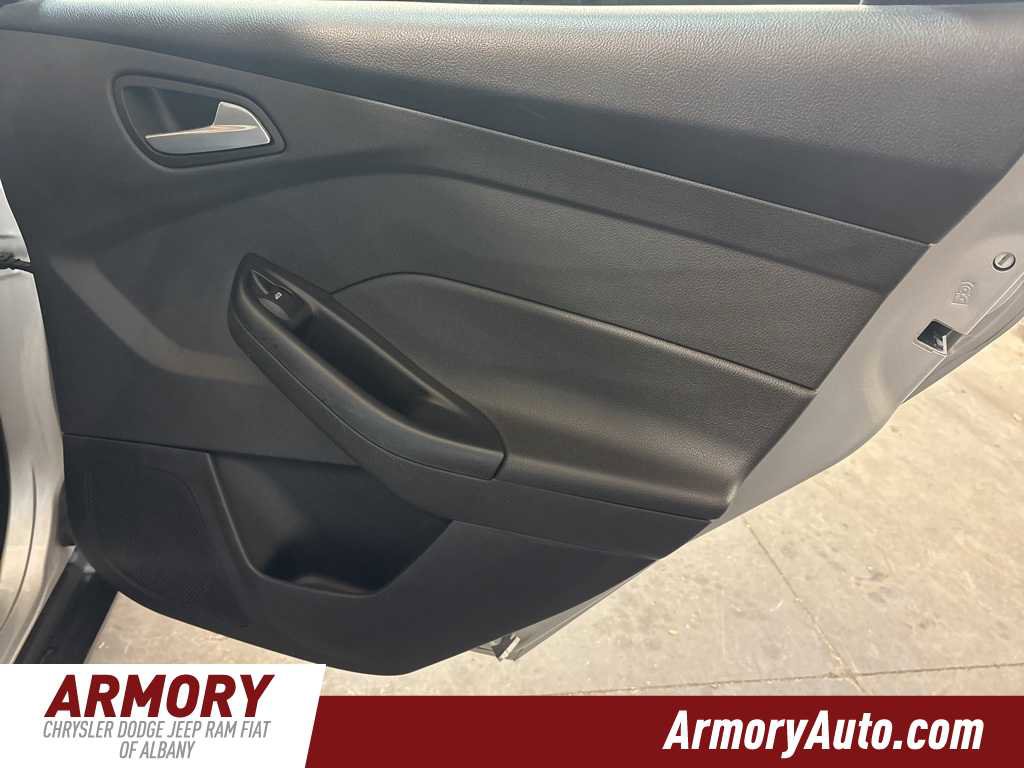 Used 2017 Ford Focus SE w/ Cold Weather Package image 28