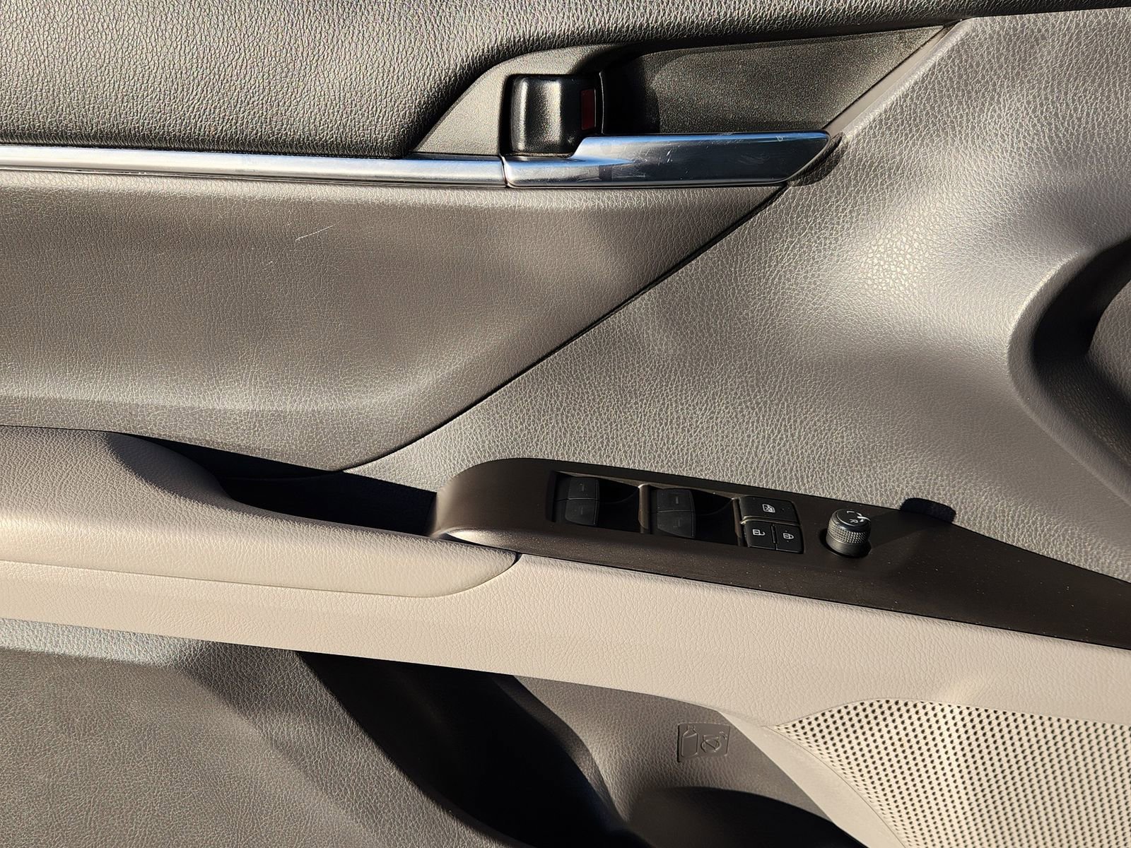 Used 2023 Toyota Camry SE image 27