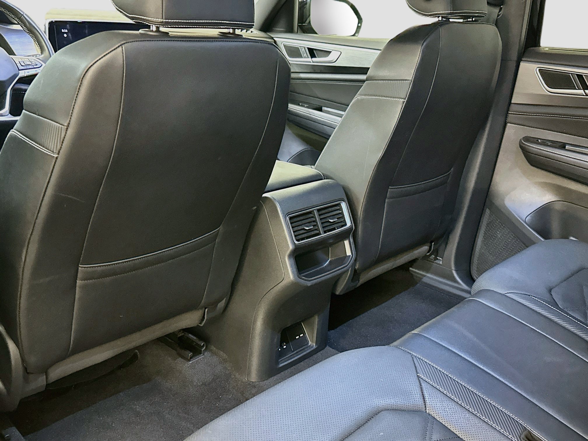 Used 2025 Volkswagen Atlas Cross Sport SE AWD/4WD image 28
