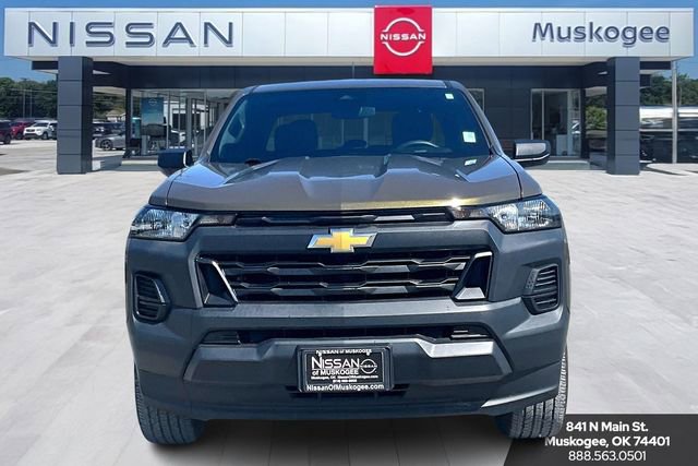 Used 2023 Chevrolet Colorado W/T image 2