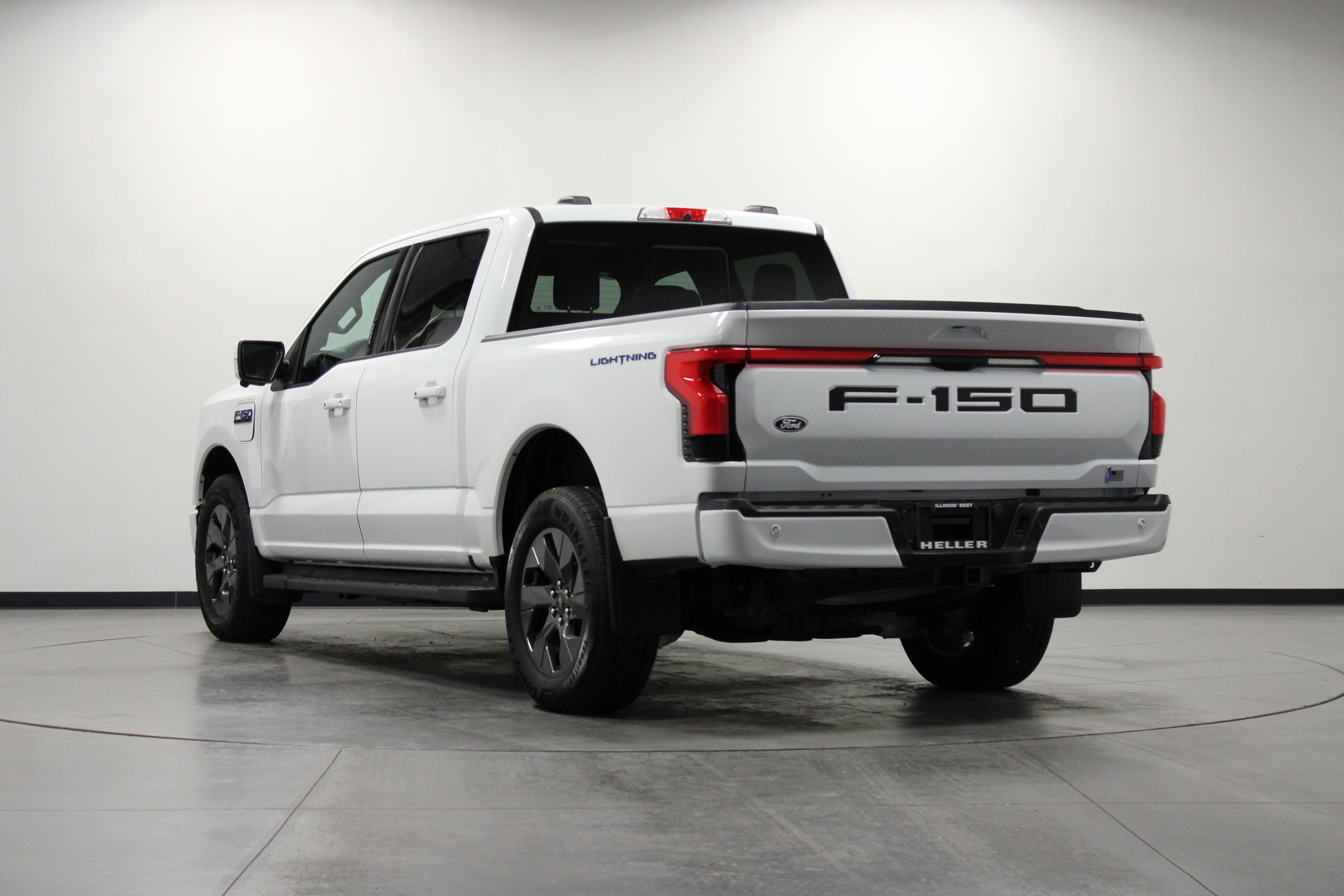 Used 2024 Ford F150 Lightning Lariat image 6