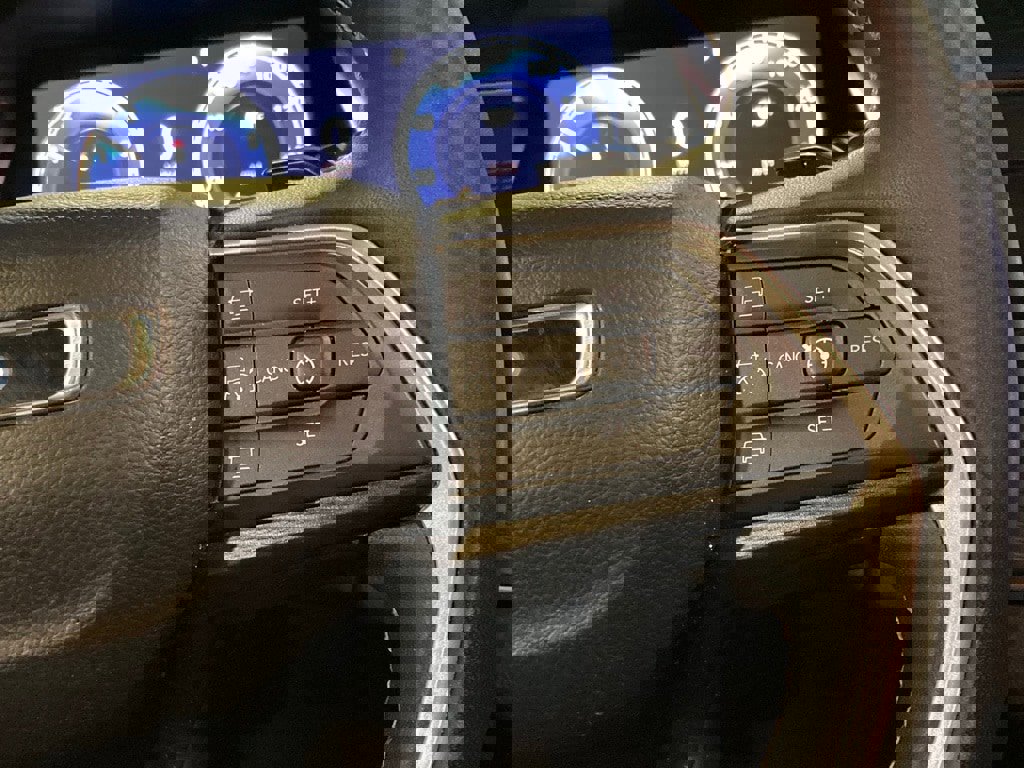 Used 2023 Jeep Grand Cherokee L Laredo image 18