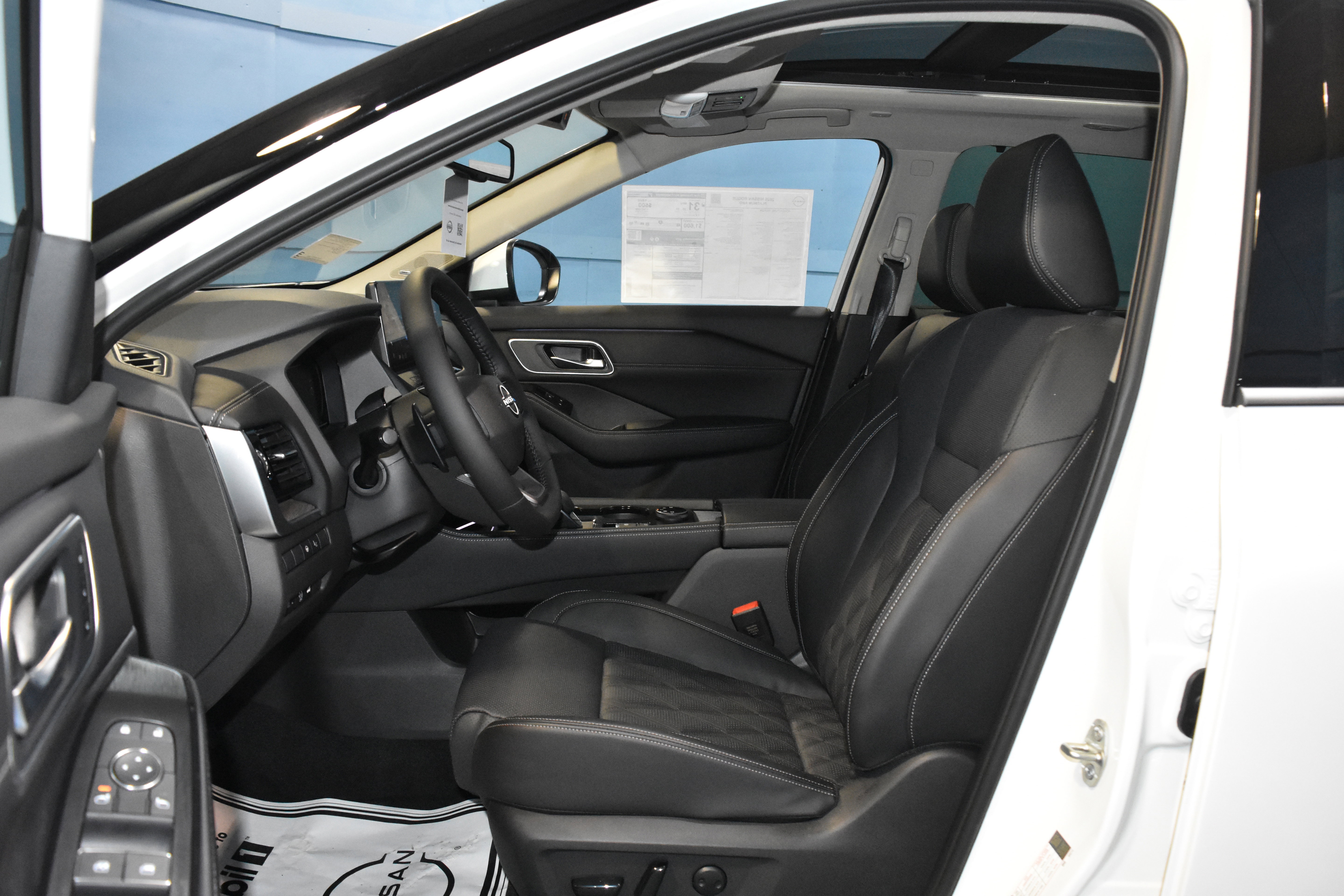 New 2026 Nissan Rogue Platinum w/ Tech Package AWD/4WD image 6