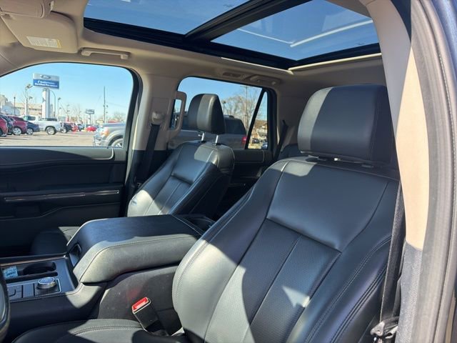 Used 2024 Ford Expedition XLT image 28