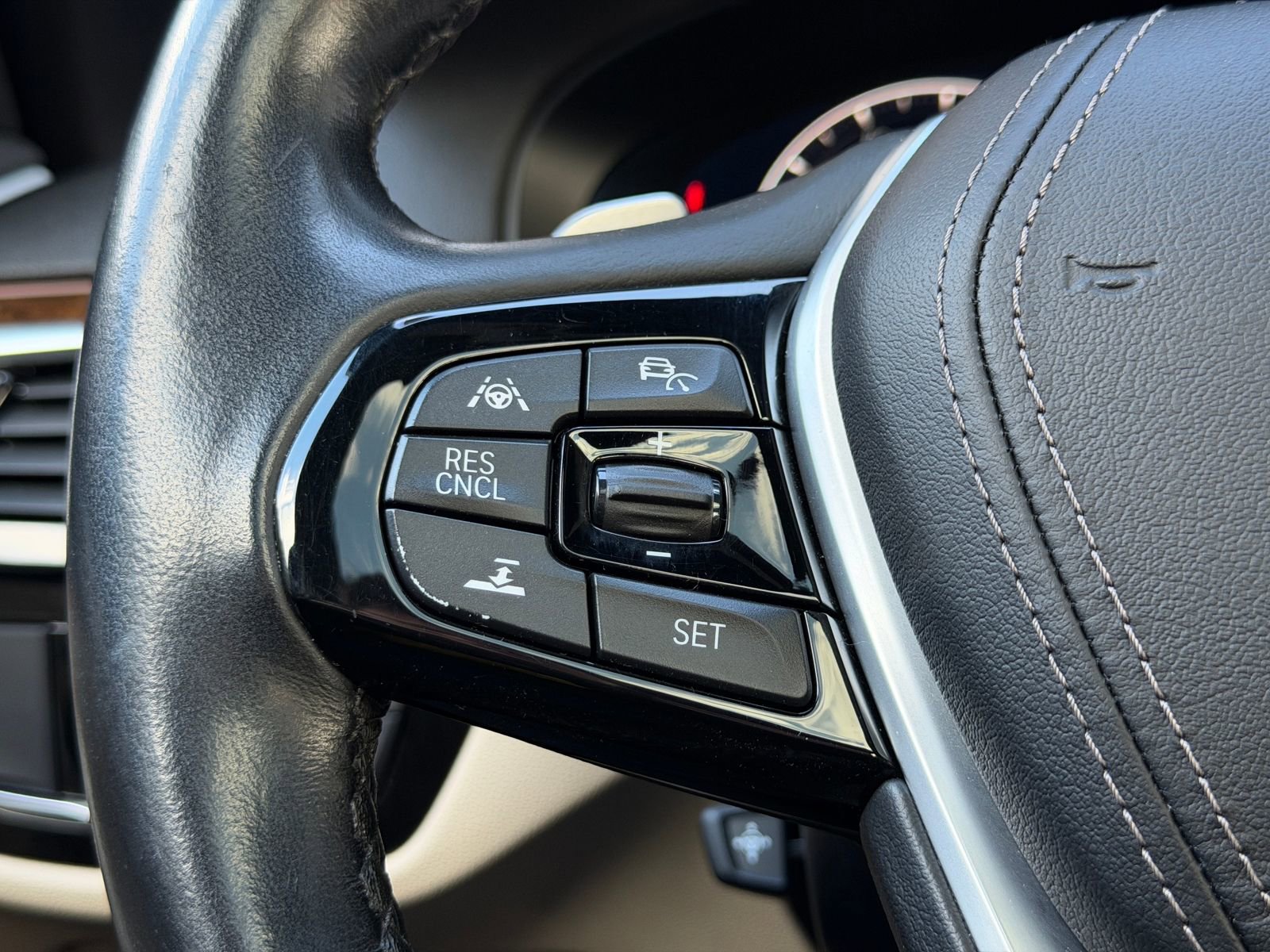 Used 2019 BMW 530i w/ Executive Package image 25