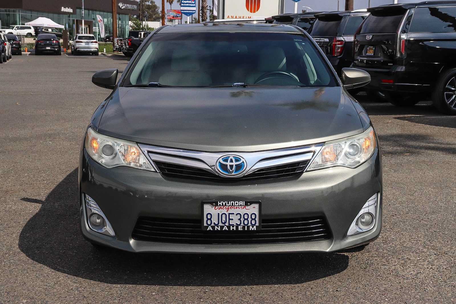 Used 2014 Toyota Camry XLE w/ Leather Package FWD image 2