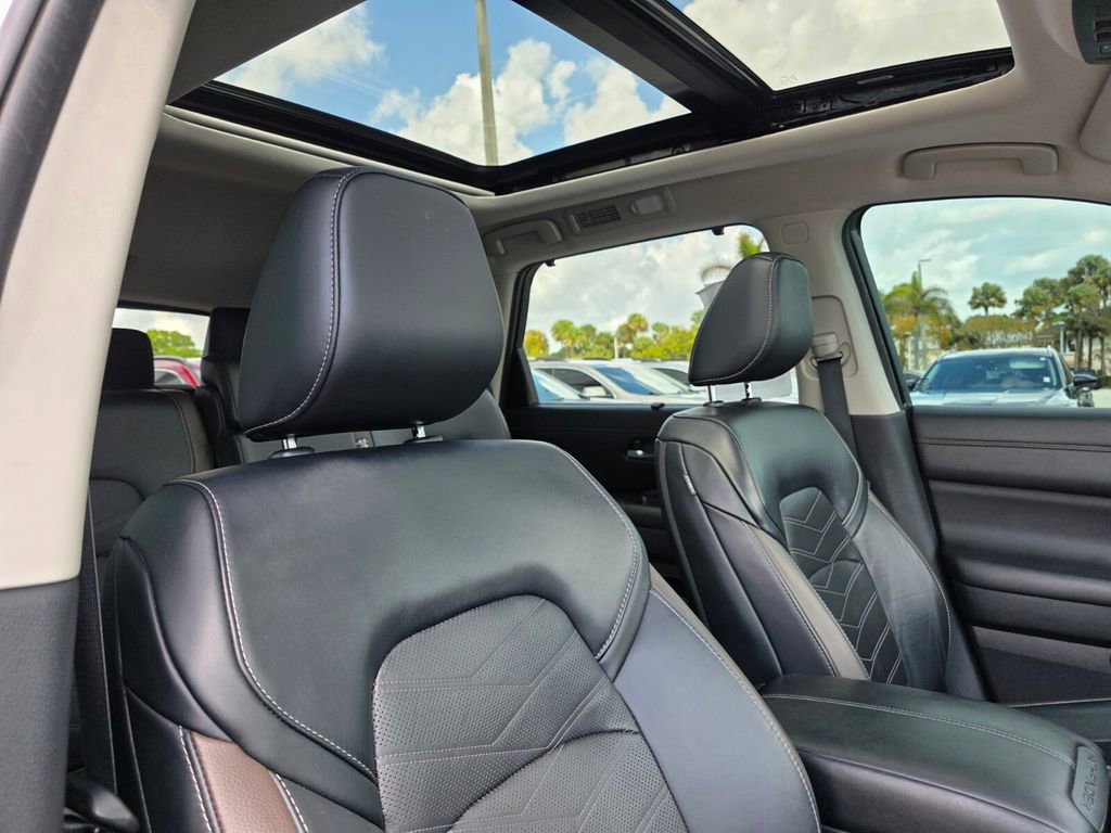Used 2024 Nissan Pathfinder Platinum w/ Cargo Package image 11