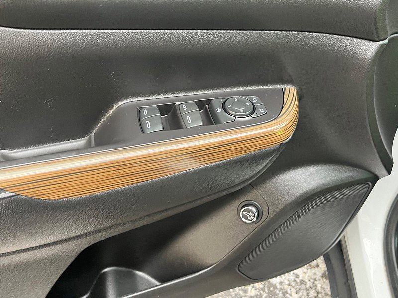 Used 2020 GMC Acadia SLE w/ Driver Convenience Package image 19