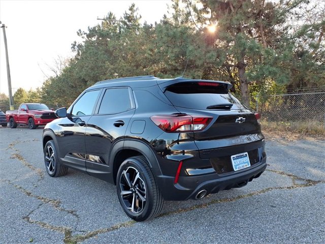 Used 2023 Chevrolet TrailBlazer RS w/ Sun and Liftgate Package image 5