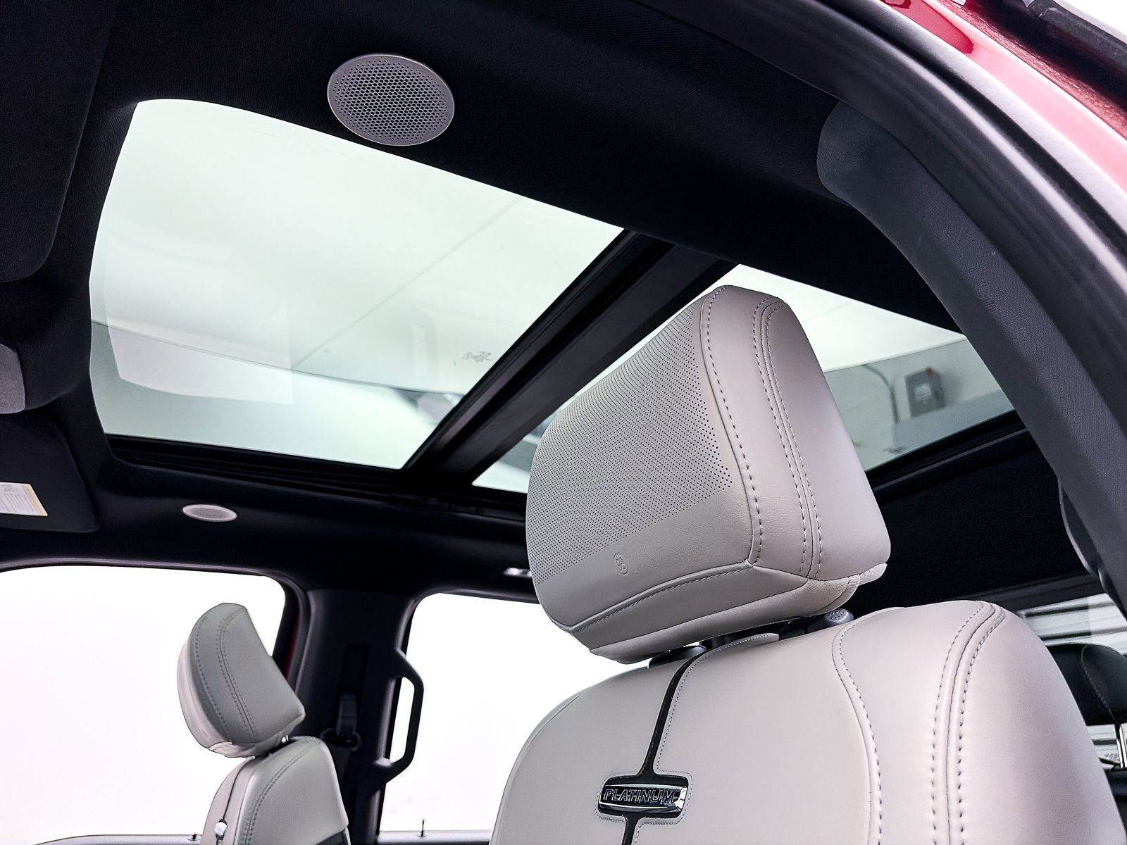 Used 2023 Ford F150 Lightning Platinum image 3