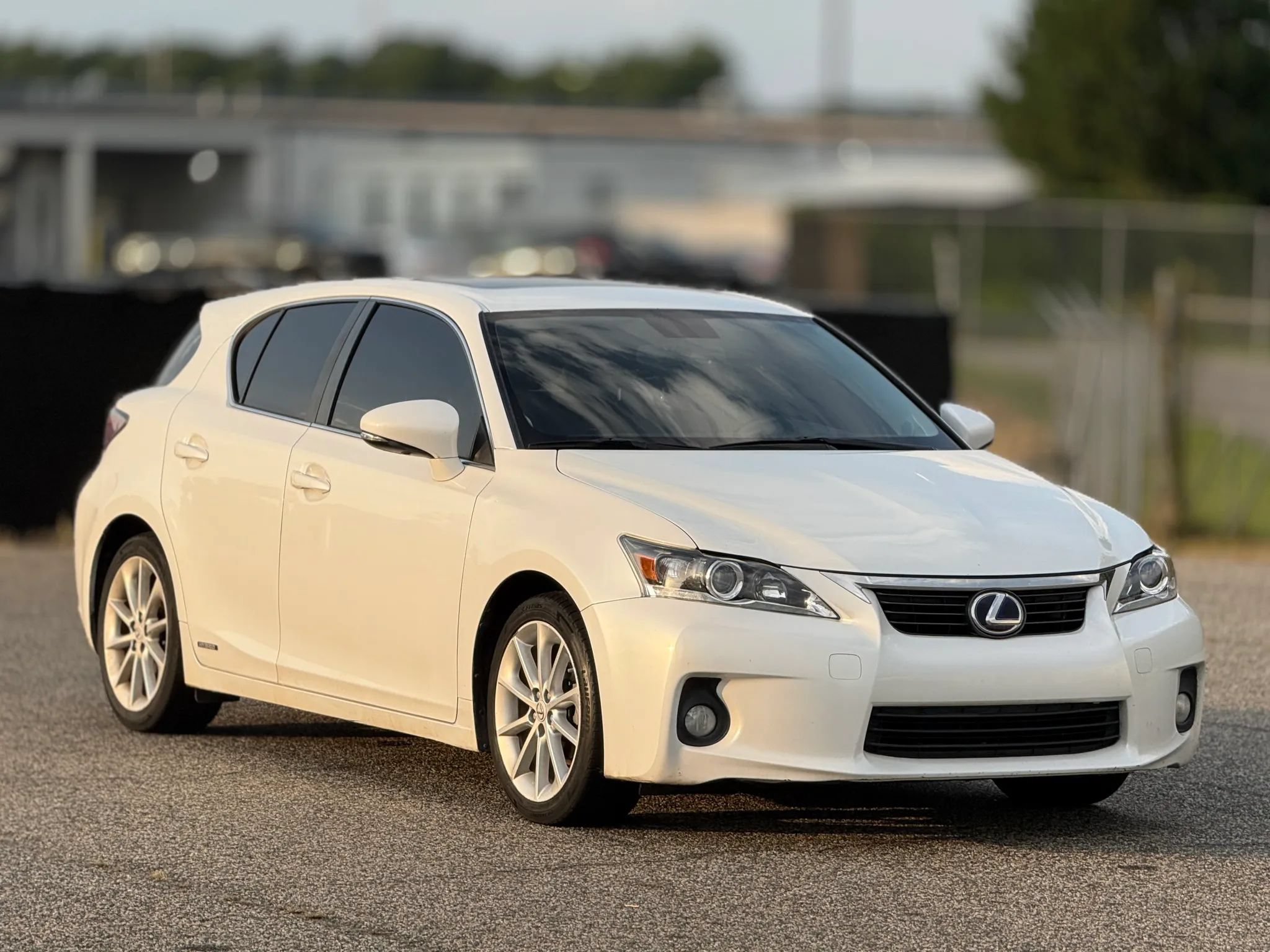 Used 2013 Lexus CT 200h w/ Premium Pkg w/Backup Camera FWD image 1