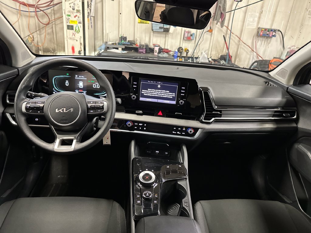 Used 2023 Kia Sportage LX AWD/4WD image 18