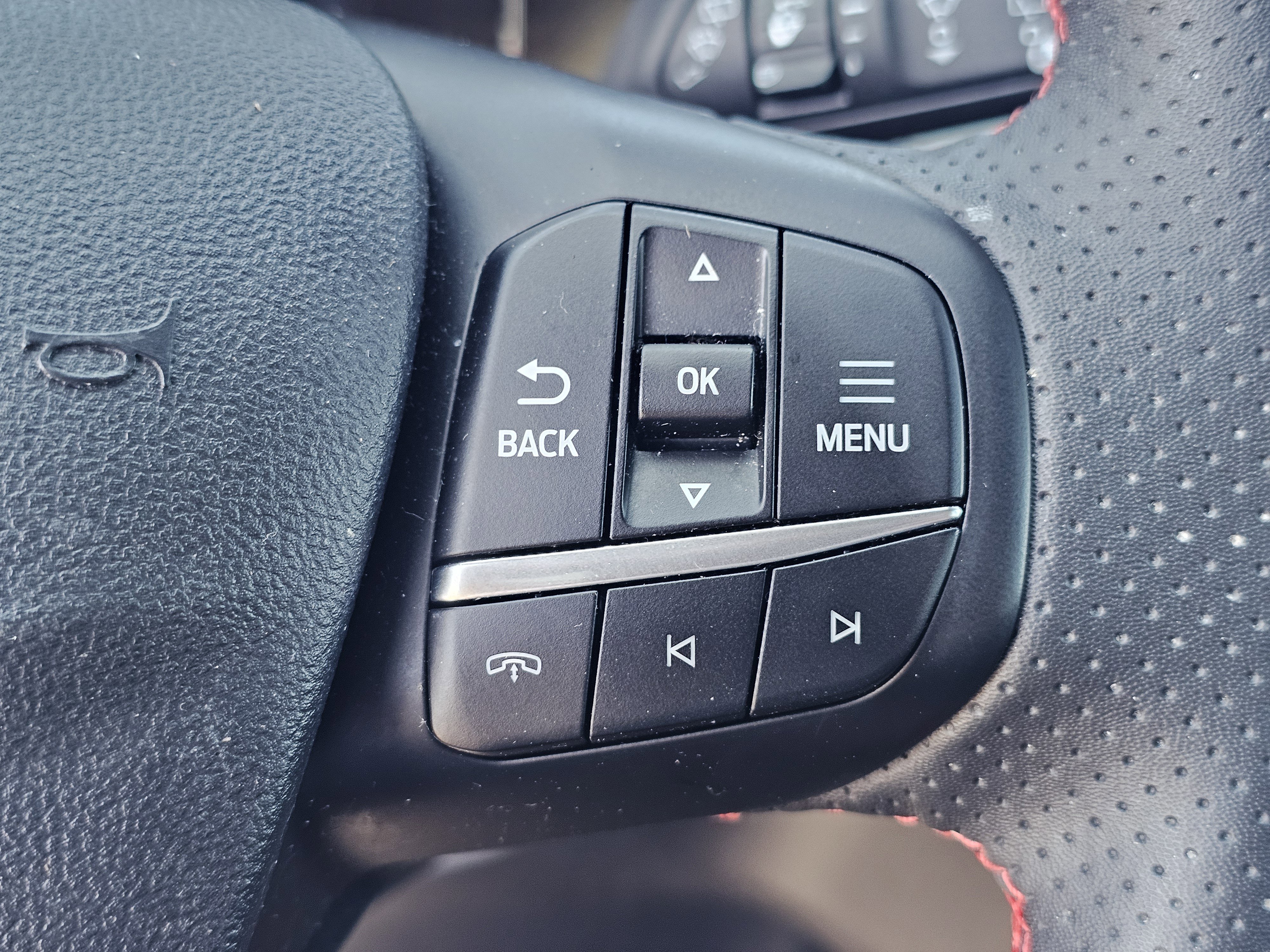 Used 2025 Ford Escape ST-Line w/ Tech Pack #1 FWD image 22