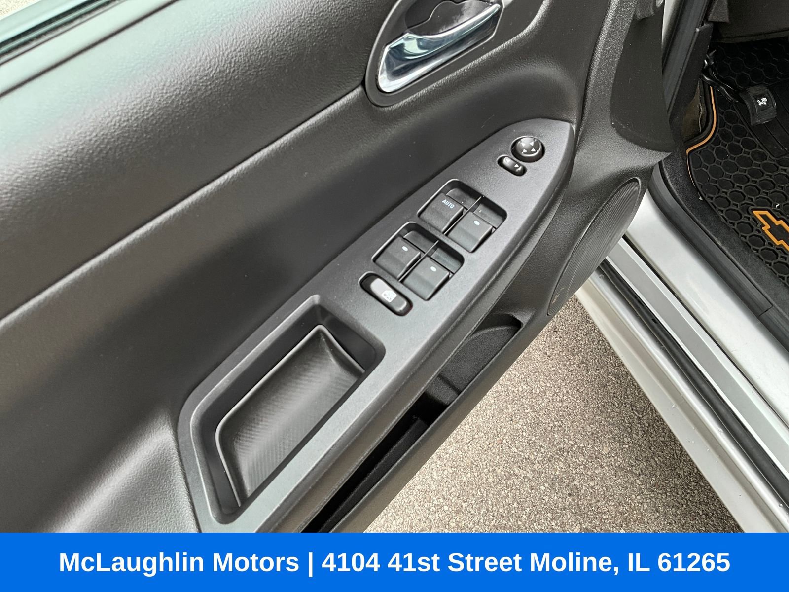 Used 2011 Chevrolet Impala LS image 12