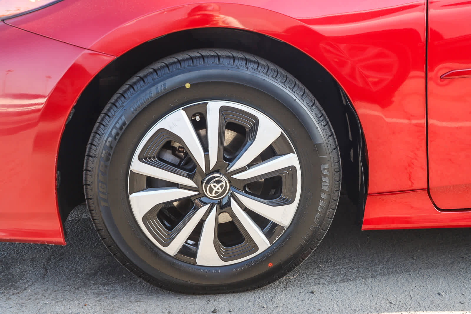 Used 2018 Toyota Prius Prime Premium image 11