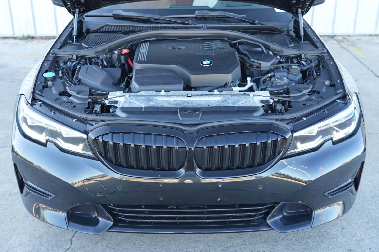 Used 2020 BMW 330i xDrive Sedan w/ Premium Package image 6