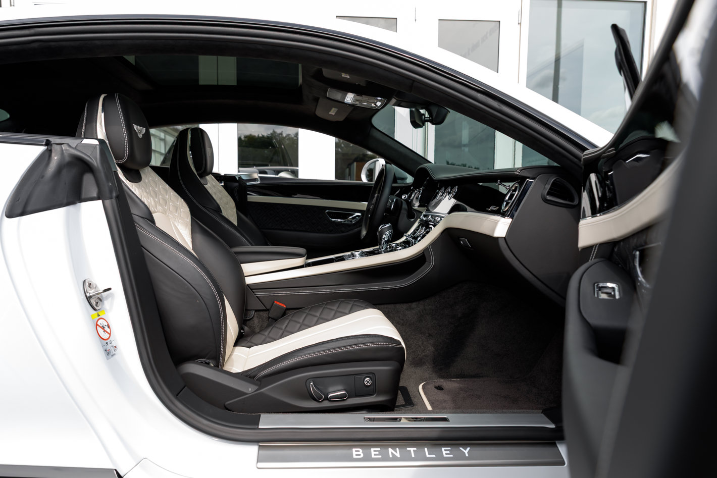 Used 2023 Bentley Continental GT Speed AWD/4WD image 2