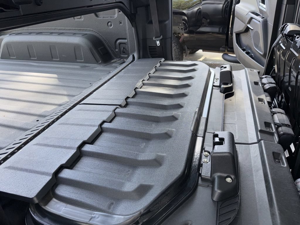 Used 2026 Chevrolet Silverado EV Trail Boss AWD/4WD image 68