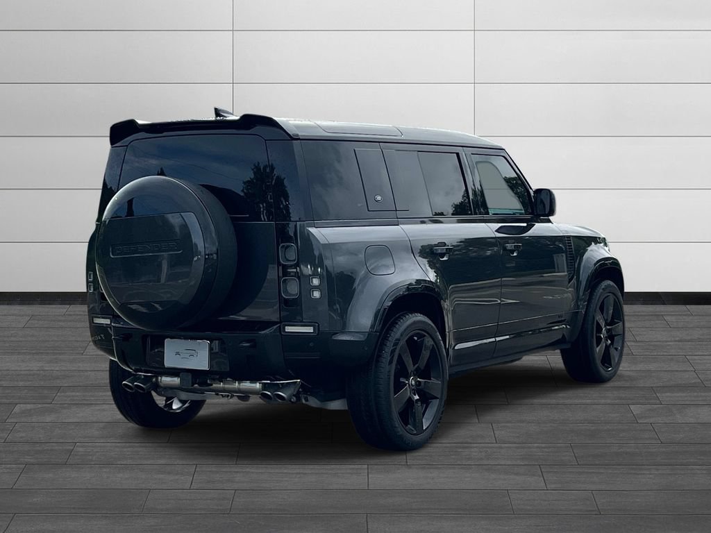 Certified 2024 Land Rover Defender 110 V8 AWD/4WD image 5