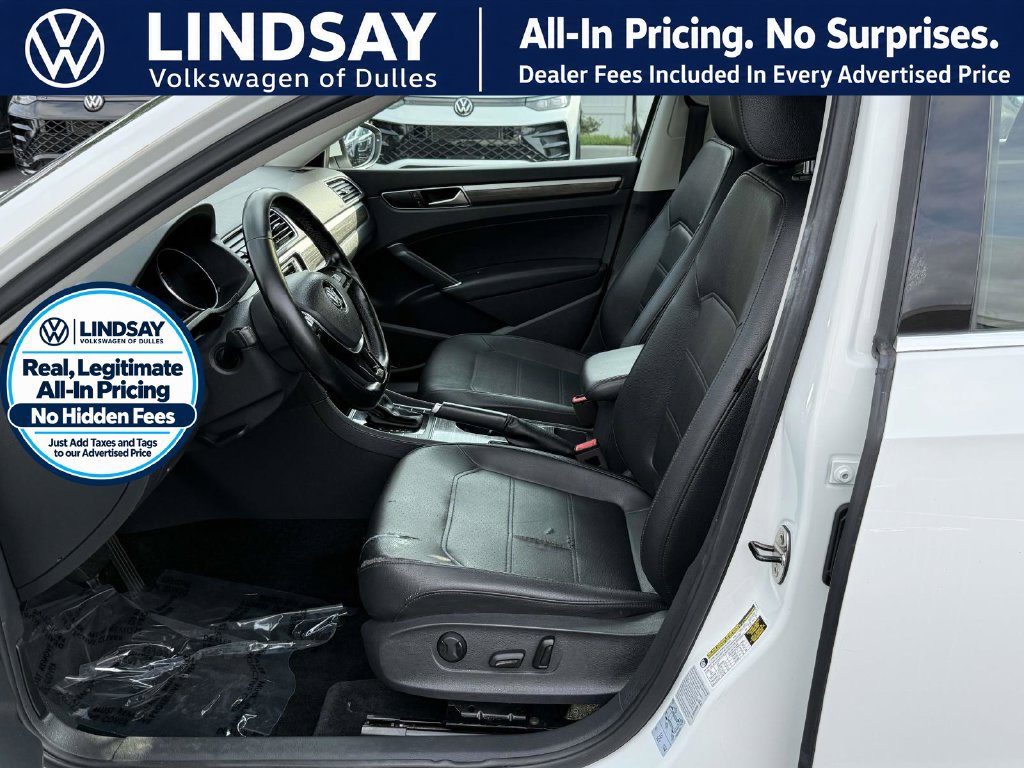 Used 2018 Volkswagen Passat 2.0T SE FWD image 12