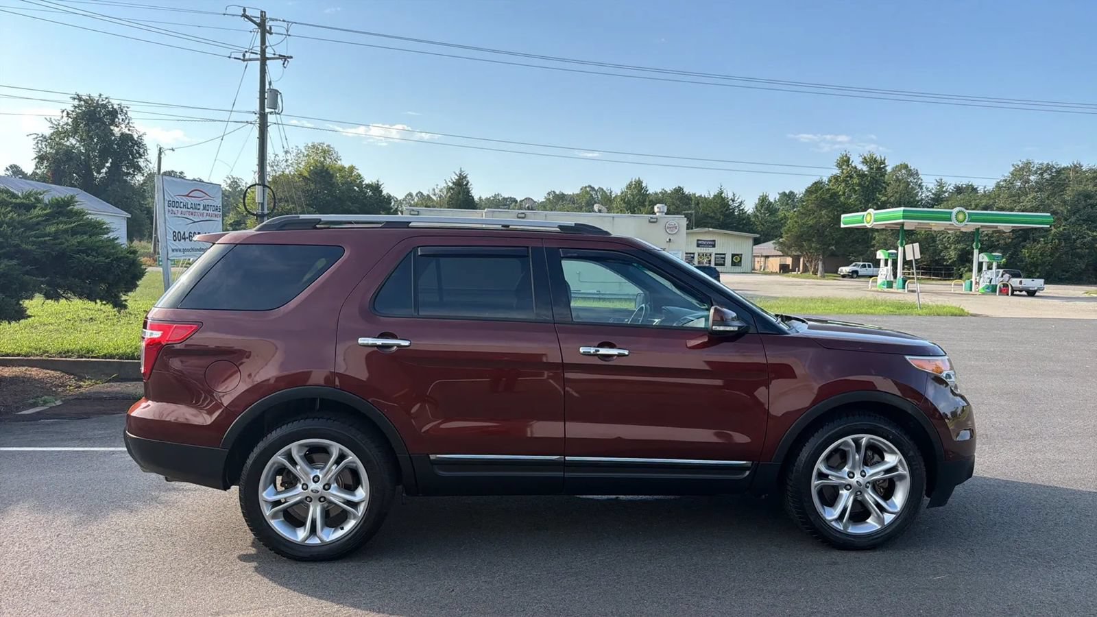Used 2015 Ford Explorer Limited w/ Equipment Group 302A AWD/4WD image 8