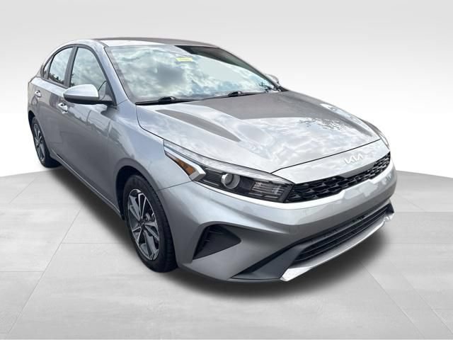 Certified 2024 Kia Forte LXS FWD image 1
