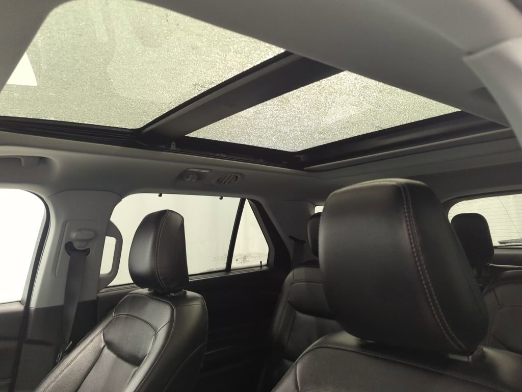 Used 2022 Ford Explorer Limited image 15
