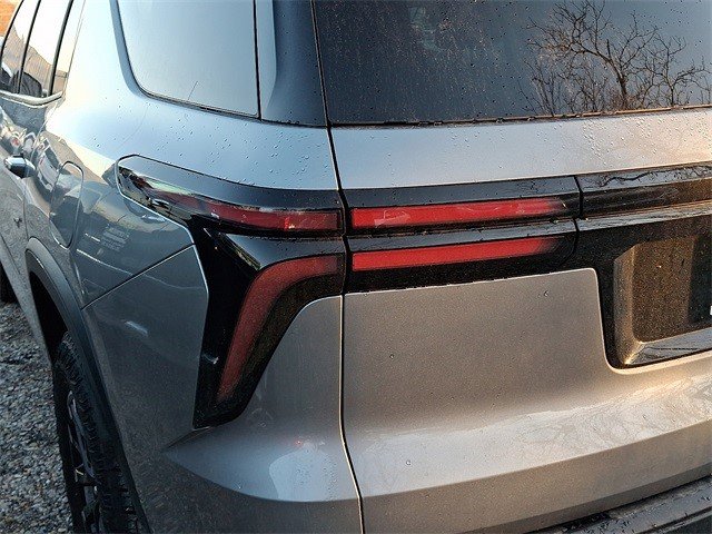 Certified 2026 Chevrolet Traverse Z71 w/ Enhanced Driving Package image 6