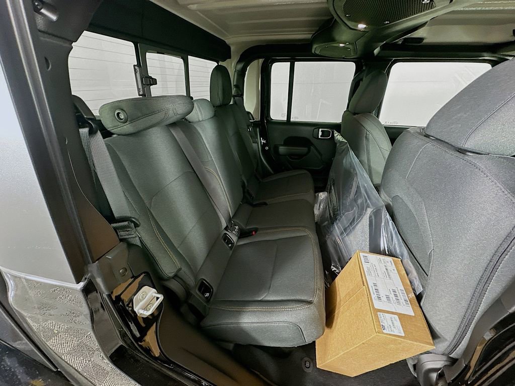 New 2026 Jeep Gladiator Sport AWD/4WD image 34