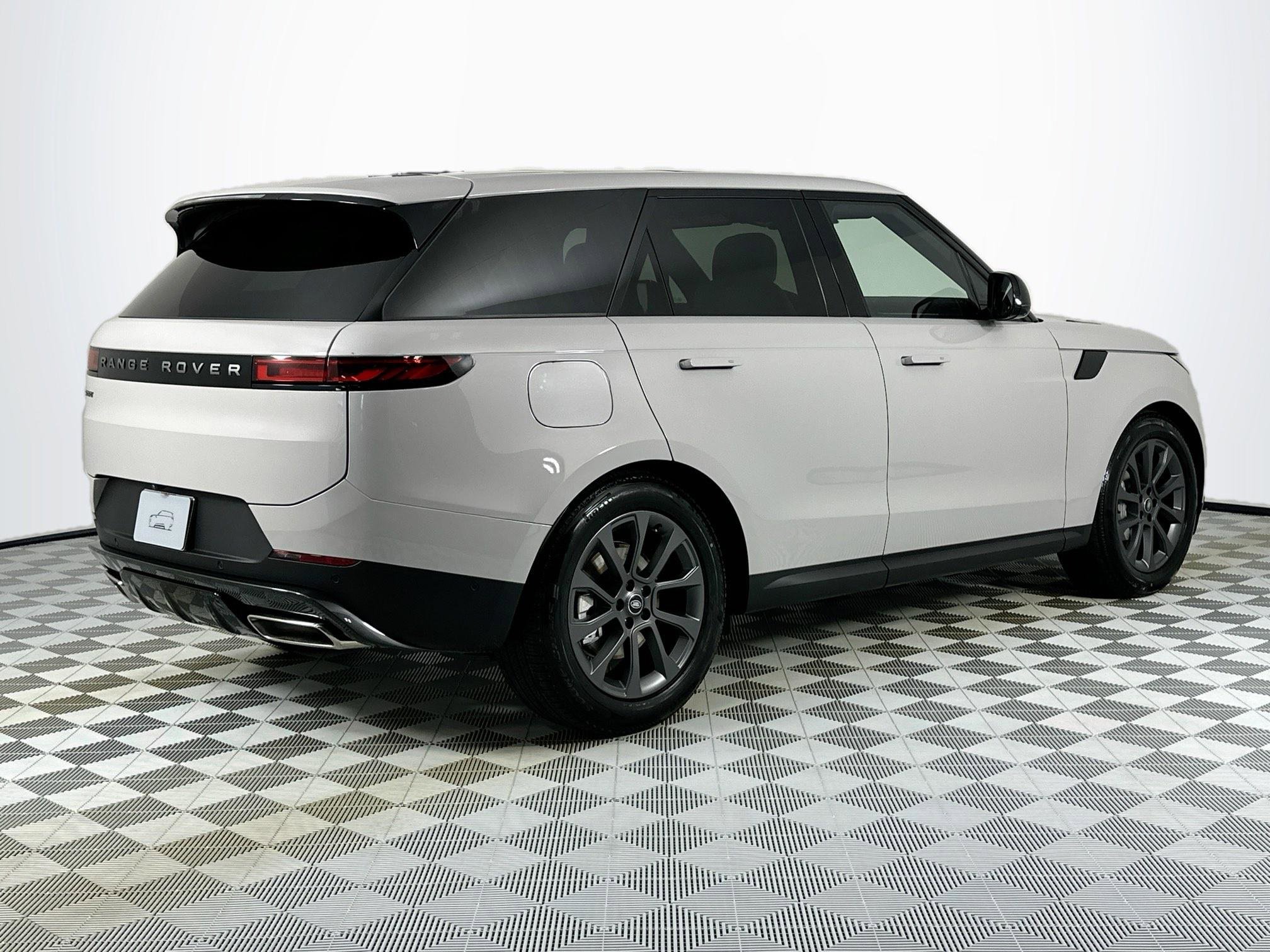 Used 2025 Land Rover Range Rover Sport image 5