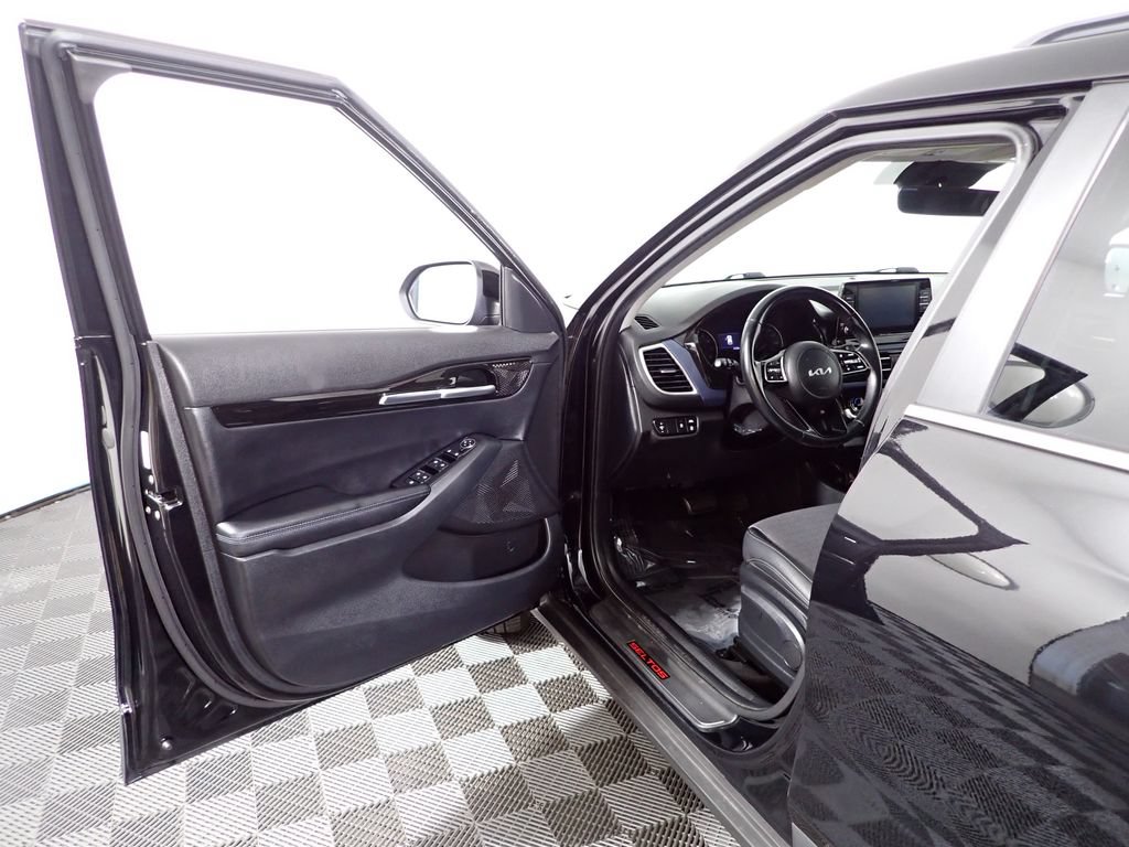 Used 2023 Kia Seltos S AWD/4WD image 18