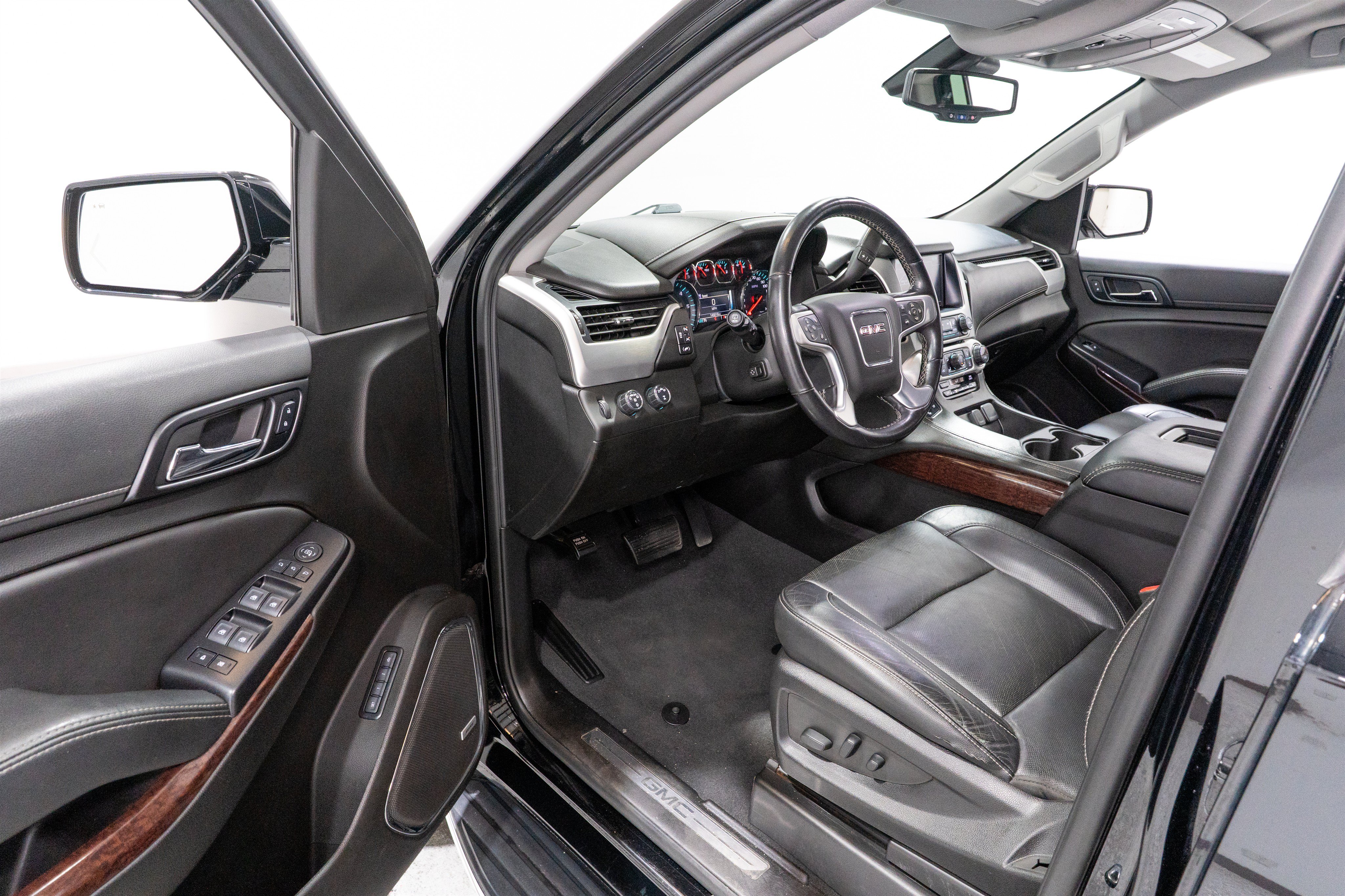 Used 2019 GMC Yukon XL SLT AWD/4WD image 12