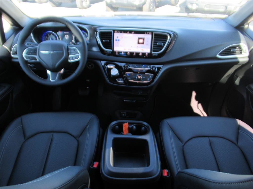 New 2026 Chrysler Voyager LX FWD image 11