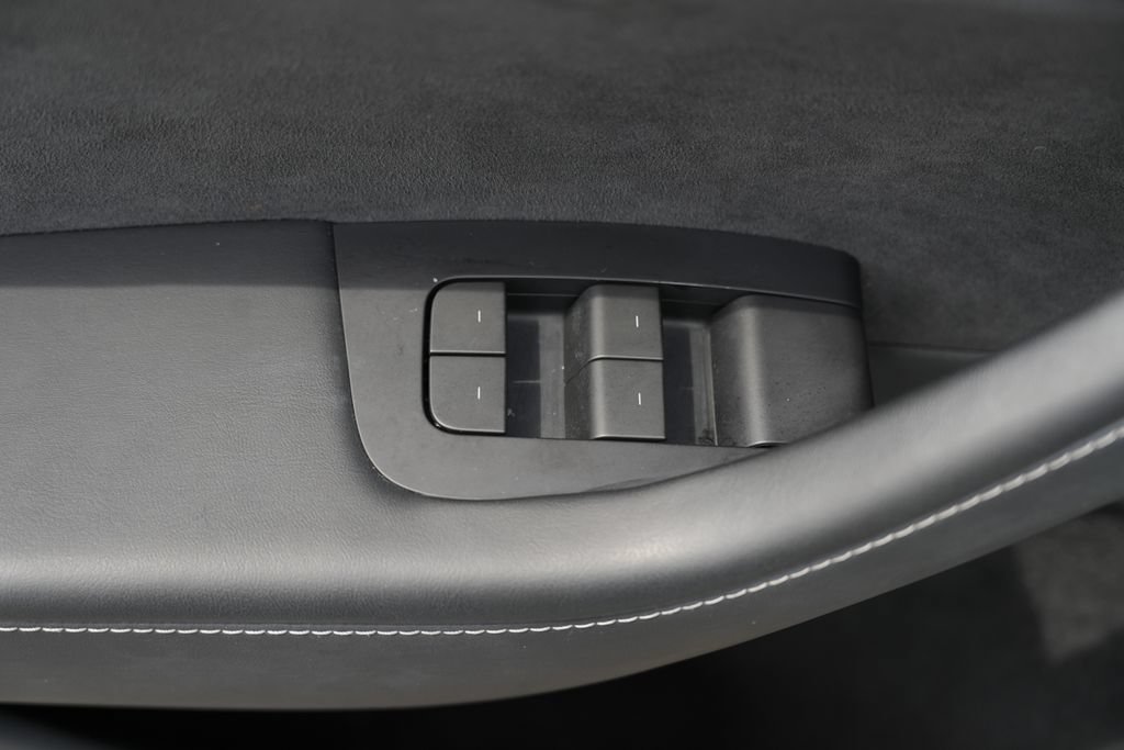 Used 2023 Tesla Model Y AWD image 20
