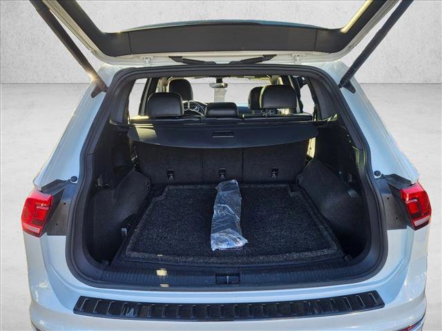 Certified 2024 Volkswagen Tiguan SEL R-Line image 6