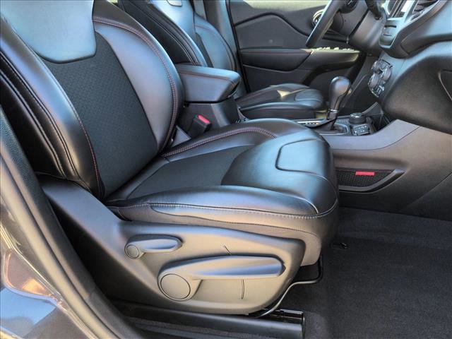 Used 2022 Jeep Cherokee Trailhawk image 20