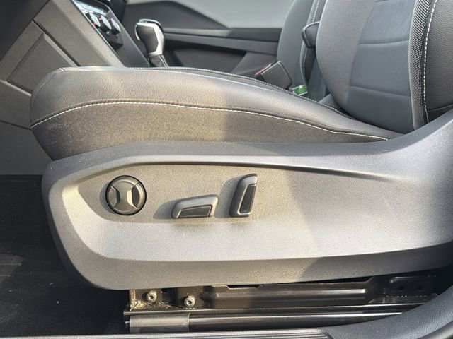 Used 2023 Volkswagen Taos SE image 21