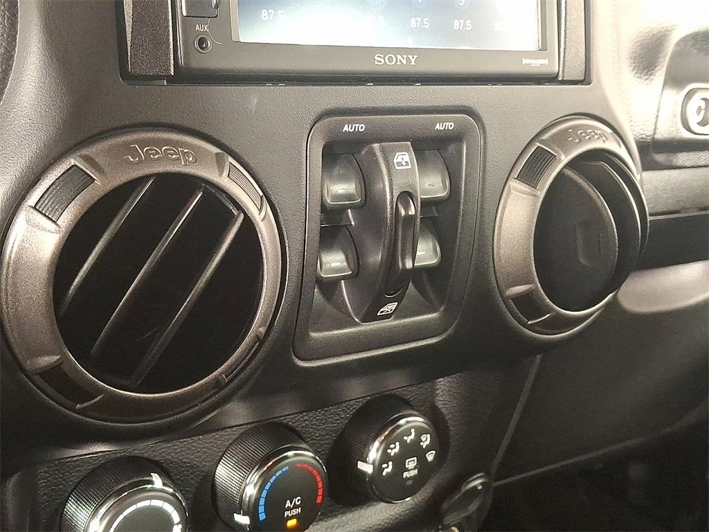 Used 2018 Jeep Wrangler Unlimited Sport S image 21