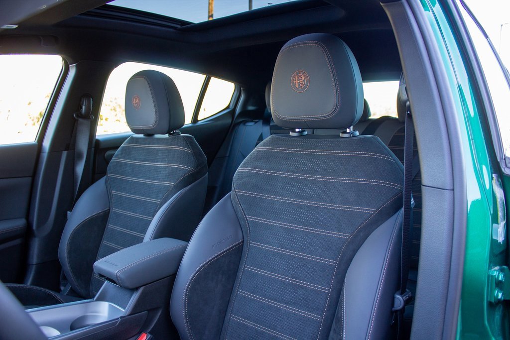 New 2025 Alfa Romeo Tonale image 12